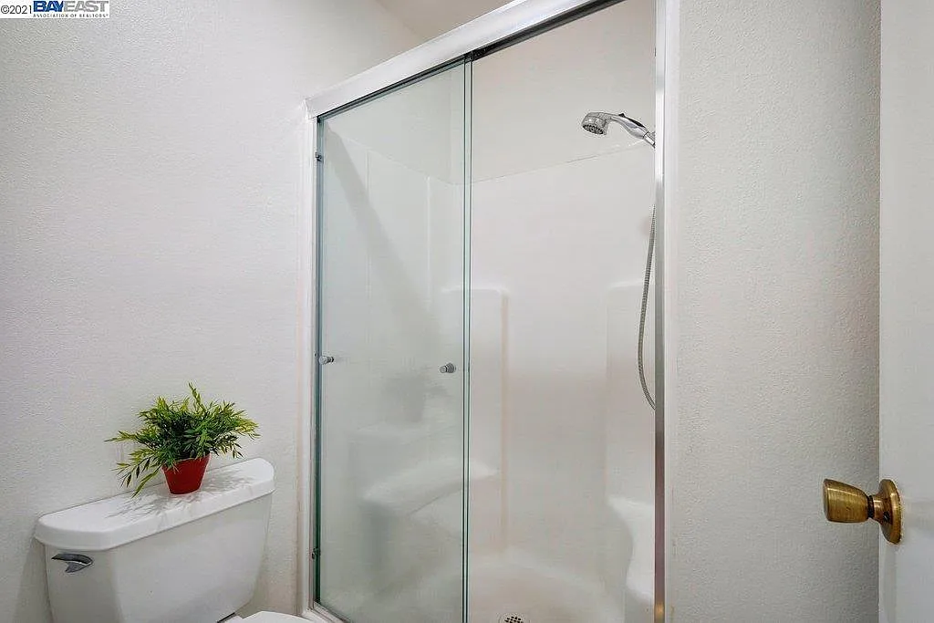 2 bed, 855 sqft, $3,000 — Photo 4