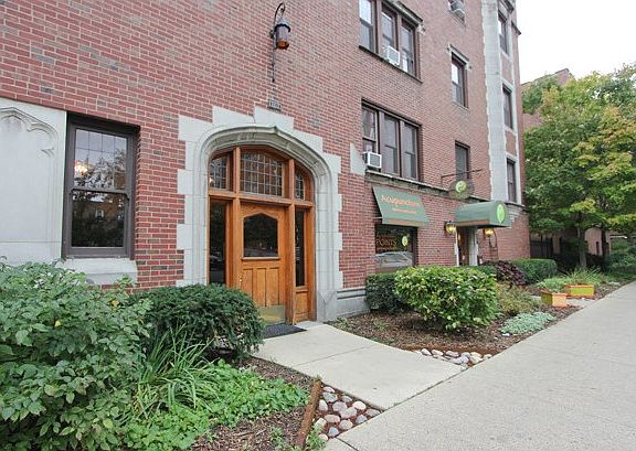 3rd image of 1103 Holley Ct #201