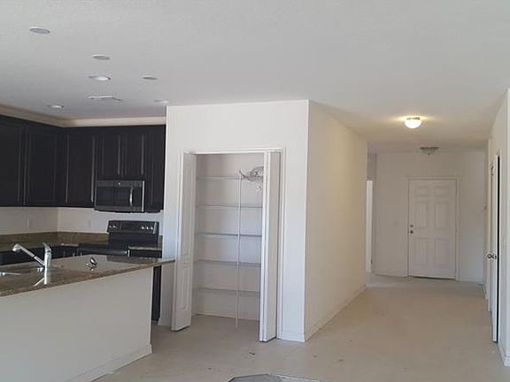 3rd image of 842 Los Galeones Dr