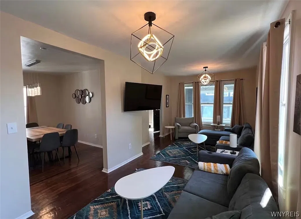 4 bed, 2.0 bath, 1504 sqft, $3,400 — Photo 4