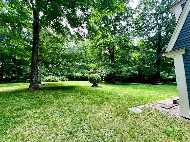 38 Clark Hill Rd — Photo 4