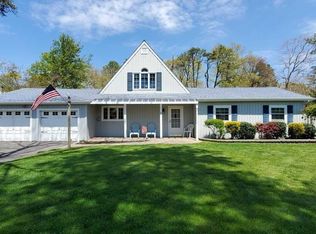 1 Regis Pl, Shoreham, NY 11786