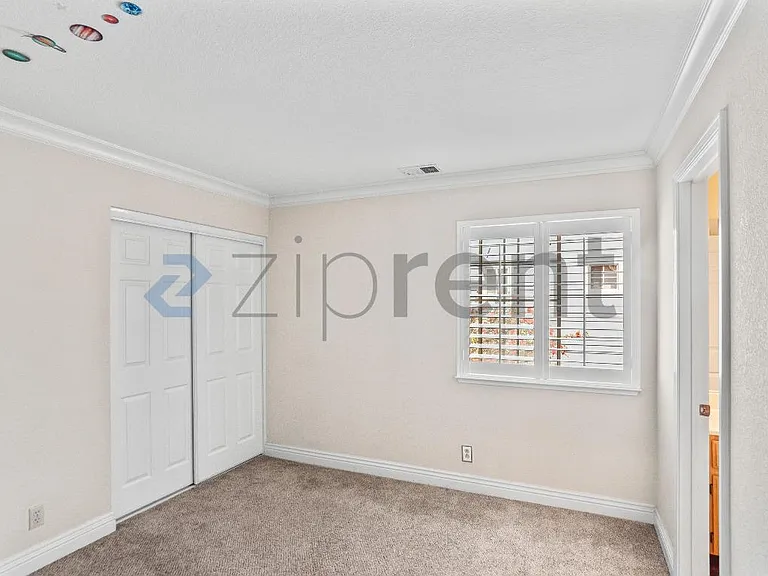 1366 Jayhawk Ln — Photo 28