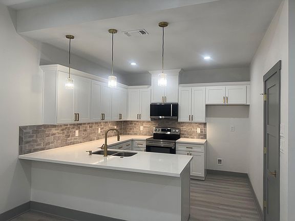2nd image of 308 Jordan Ave