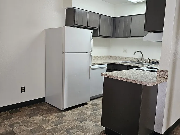 Chateau Villa Apartments — Photo 6
