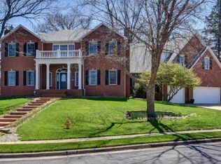 2450 S Forrest Heights Ave, Springfield, MO 65809