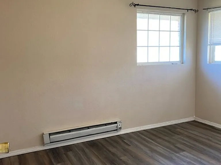 908 C St SW — Photo 8