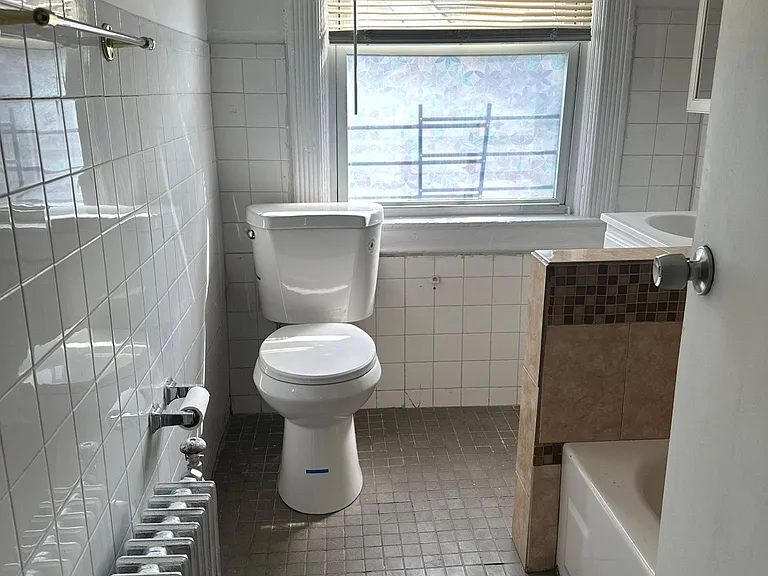 62 Livingston Ave #2 — Photo 6
