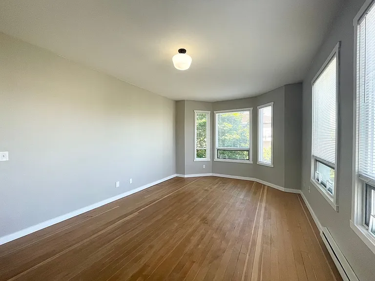 Clairemont Apartments — Photo 24
