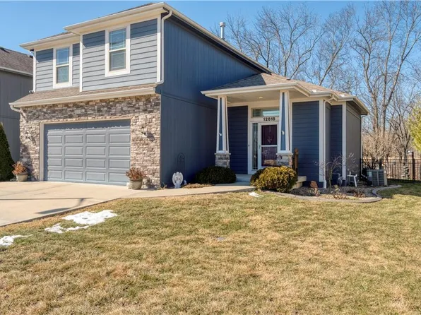 12618 Charlotte St, Kansas City, MO 64146
