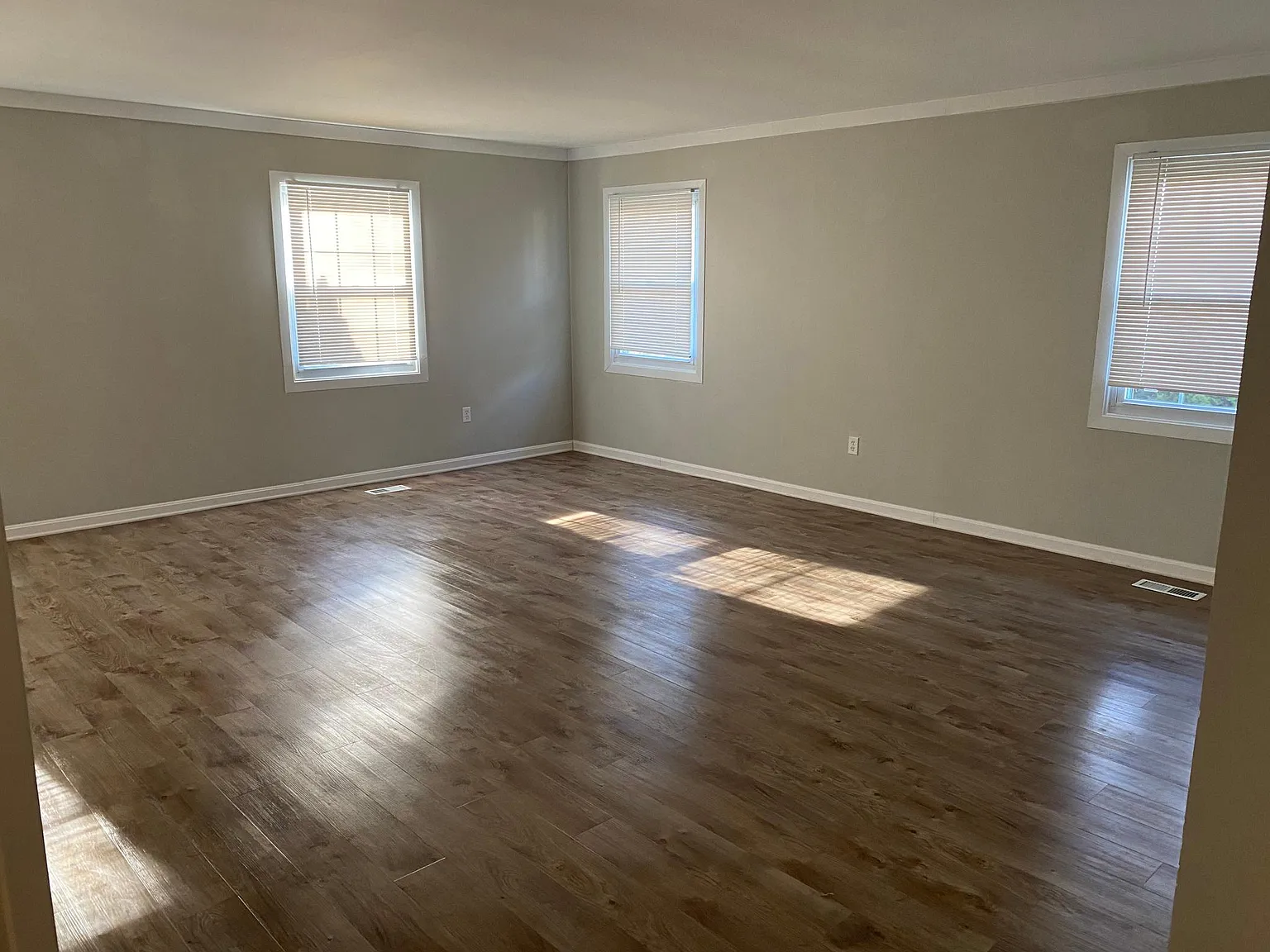 419 Acadia Dr — Photo 3
