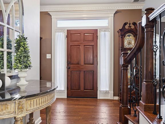 4th image of 1194 Glenbrook Dr