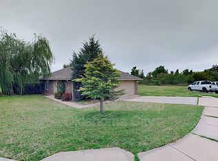 12220 Norway Ct, Yukon, OK 73099