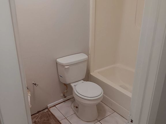 2nd image of 846 Hand Ave #B
