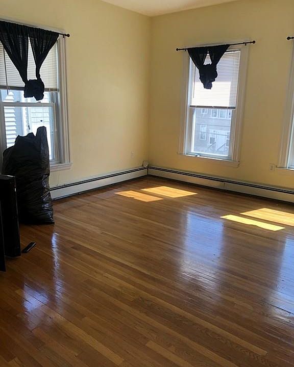 2nd image of 45-47 Bayard St #45