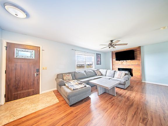 5th image of 64 Prairie Dr