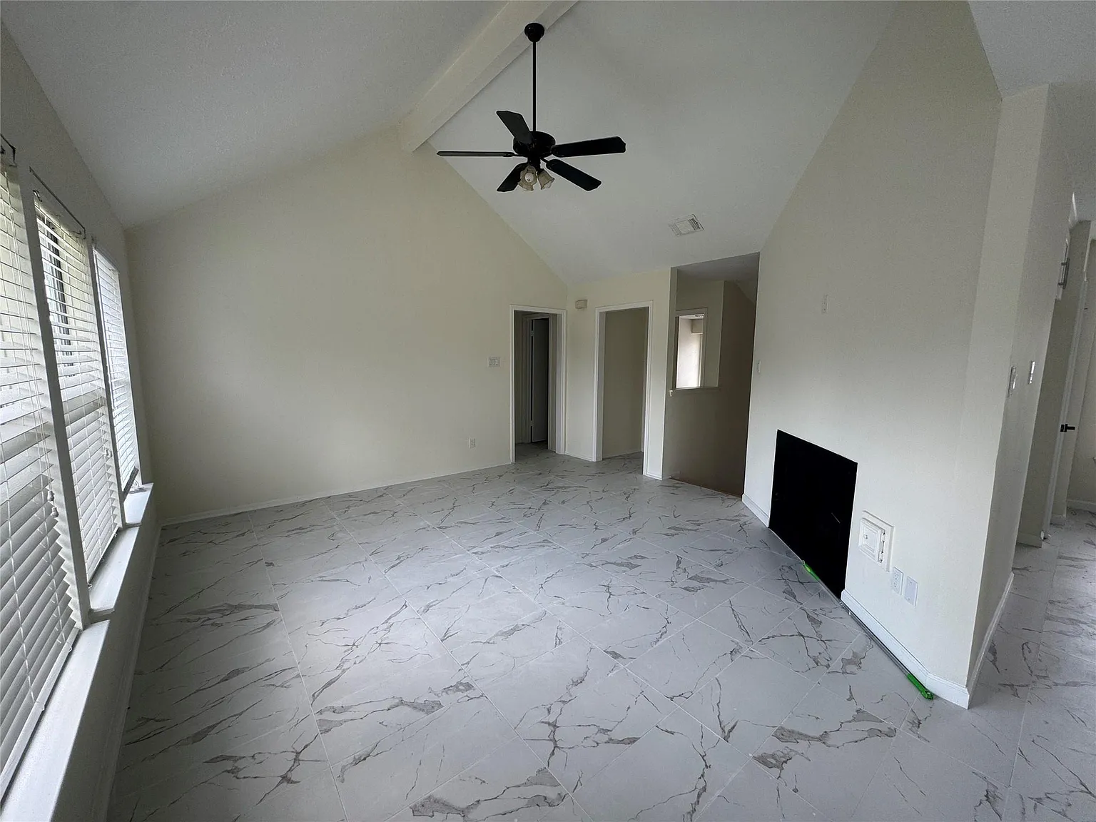 4 bed, 2.0 bath, 1904 sqft, $2,000 — Photo 3