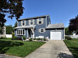 11 John St, Delanco, NJ 08075