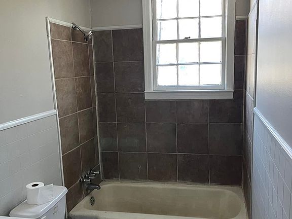 4th image of 509 Gregg Ave #1