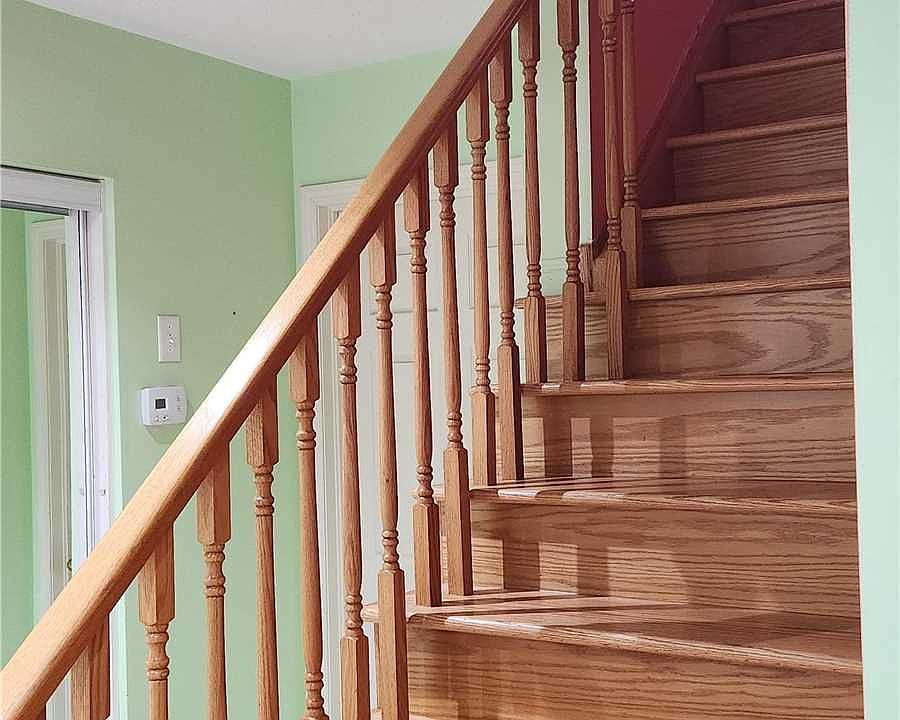 2nd image of 34 Bobolink Ave