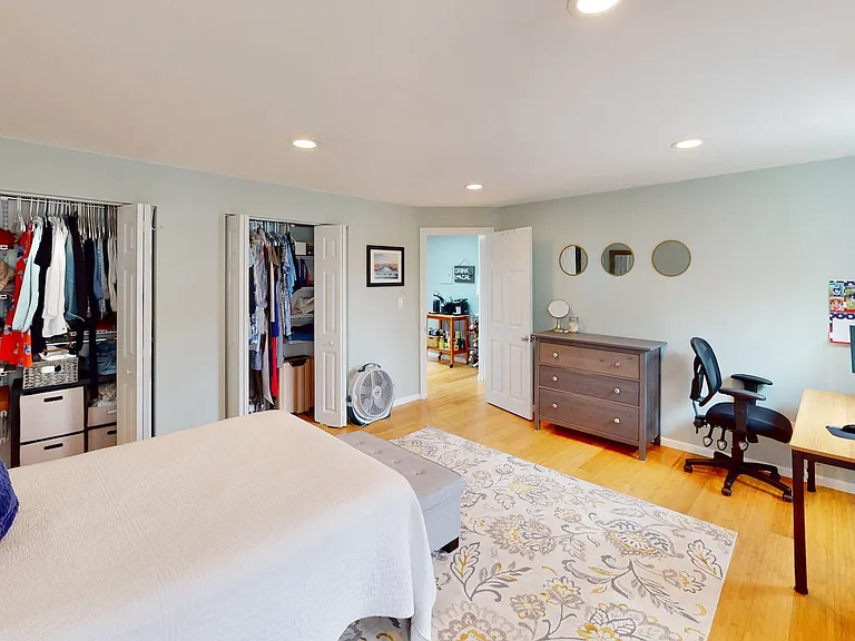 324 W 3rd St #2 — Photo 11
