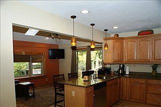 5th image of 417 E Schantz Ave
