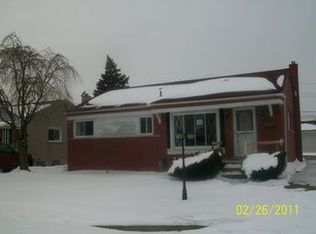 15072 Cameron St, Southgate, MI 48195