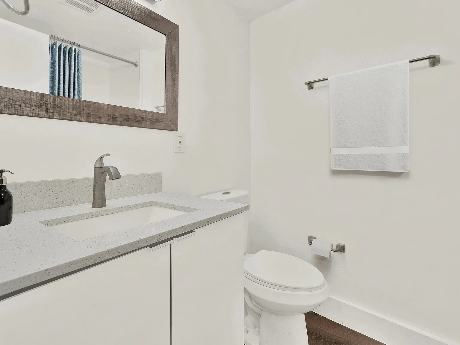 Harbor West Apartments — Photo 4