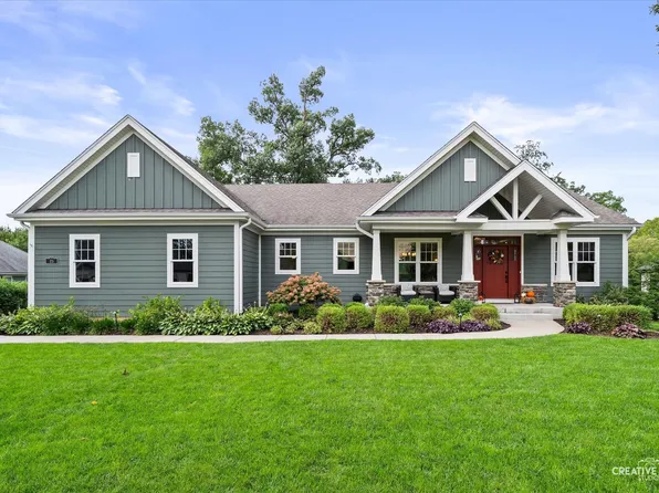 25 Retreat Ct, Elgin, IL 60124