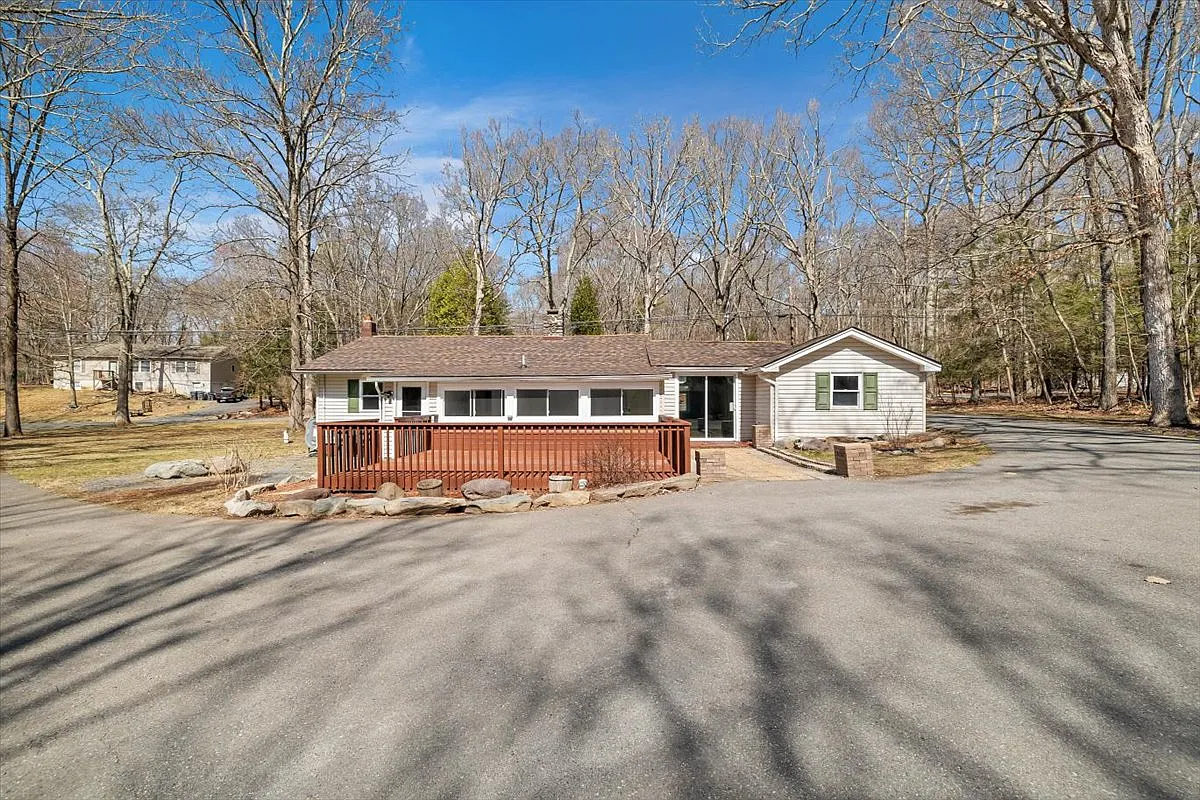 4 bed, 1551 sqft, $2,500 — Photo 1