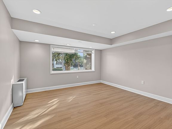 3rd image of 10320 Westlake Dr APT 103E