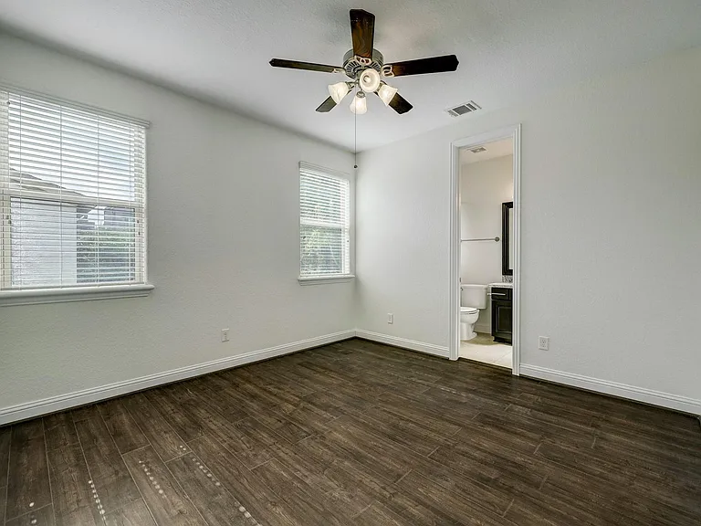 1518 Birdsall St #C — Photo 17