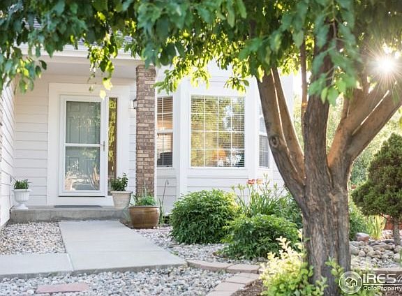 Outstanding curb appeal