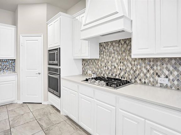 4th image of 3047 Maverick Dr