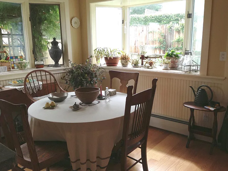 eat in kitchen