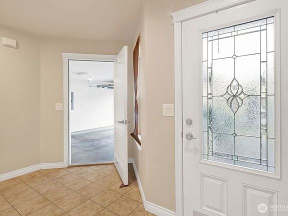 4th image of 814 E Kellogg Road