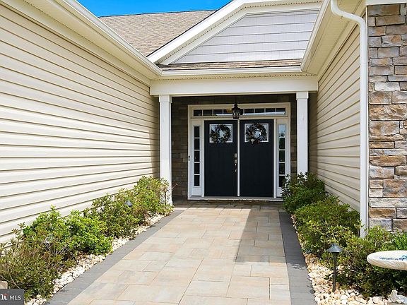 4th image of 6 Otter Cir
