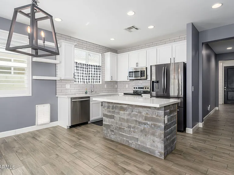 542 E Bamboo Ln — Photo 4