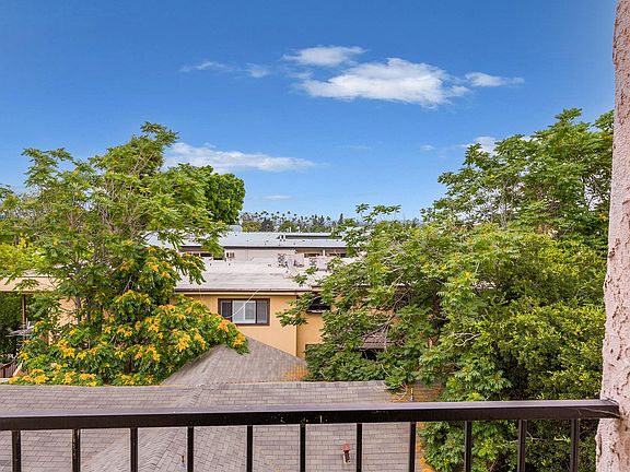 5th image of 409 Burchett St Unit 306