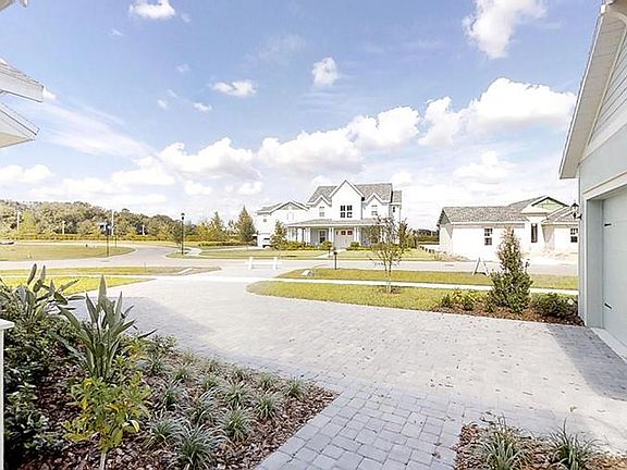 3rd image of 13915 Lake Fishhawk Dr