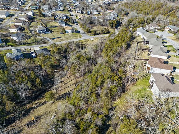 5th image of 390 Walkington Lane