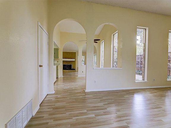 4th image of 2007 Cedarwood Dr