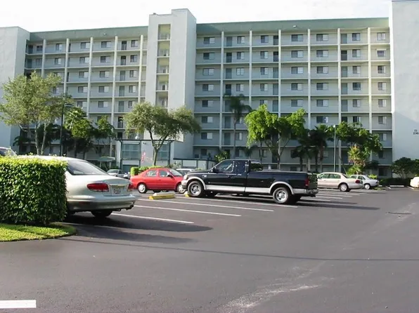 2232 N Cypress Bend Dr APT 307, Pompano Beach, FL 33069