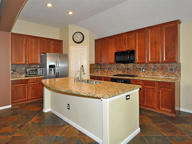 13607 Goldwater Ct — Photo 17