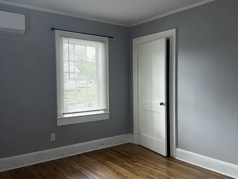 516 E Center St — Photo 7