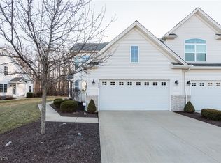 830 Wildberry Cir, Avon Lake, OH 44012