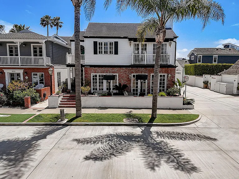 2025 E Balboa Blvd — Photo 11