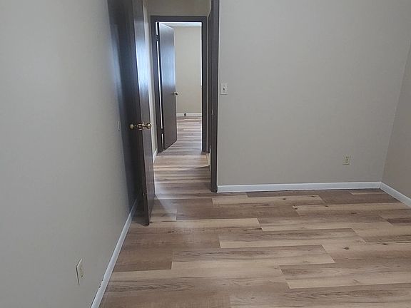 5th image of 226 W Boulevard St