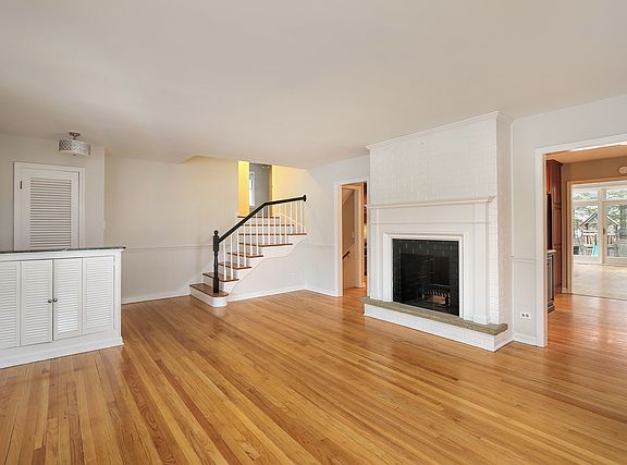 2nd image of 759 Rockland Ave