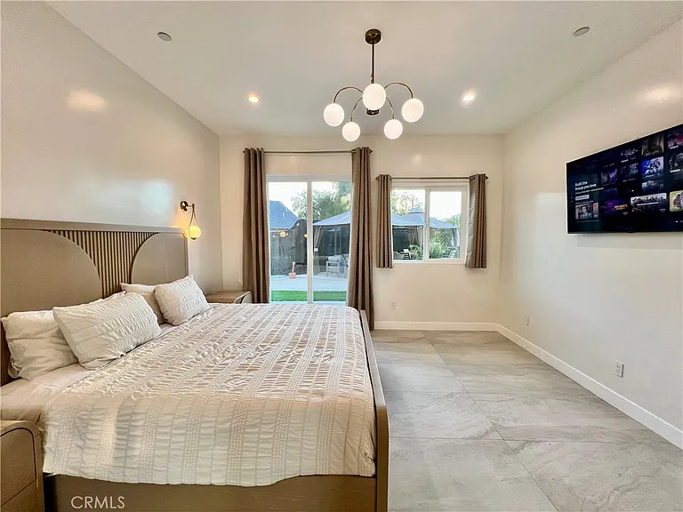 23443 Balmoral Ln — Photo 46